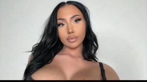 Caut colegă pentru colaborare. Atmosferă ok, discreție și respect. 