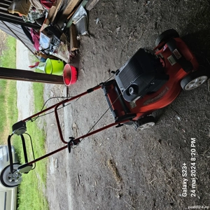 Mașină de tuns gazon 