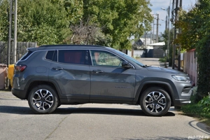 JEEP Compass 4XE An 2022 Hibrid Plug-In 240cp motor 1.3 + Electric - imagine 6