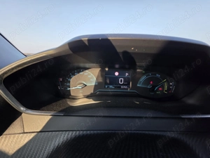 Proprietar, vand Peugeot e-2008 Allure, 2 km+set jante+cauciucuri vara - imagine 8