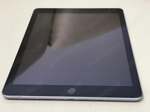 iPad 2018 (5th Gen) impecabila + incarcator si cablu original + husa (tableta)