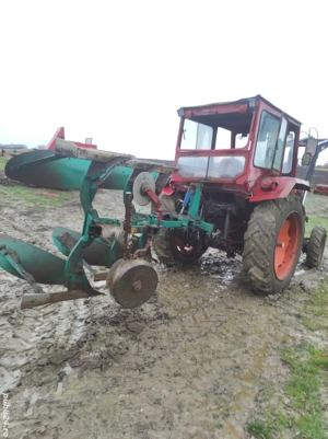 Tractor UTB 651 - imagine 2
