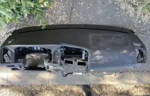 Plansa bord Volvo XC60 (2008-2017) cu airbag declansat - imagine 3