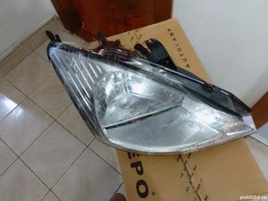 Far Dr Ford Focus 2001 - imagine 2