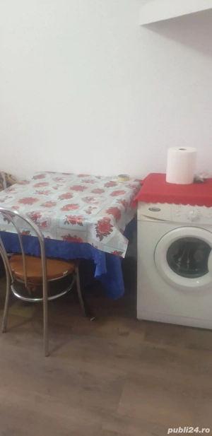 Închiriez garsonieră 