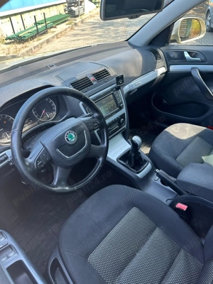 Skoda Octavia Combi 2.0 TDI DPF Scout 4x4 - imagine 5