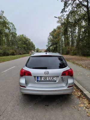 Opel Astra j 1.7 110cp 2011 - imagine 4