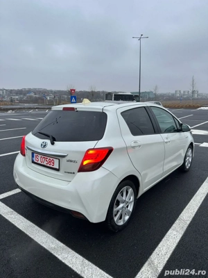 Toyota Yaris III Facelift Hybrid 12.2014 1.5 banzina+electric Automata - imagine 3