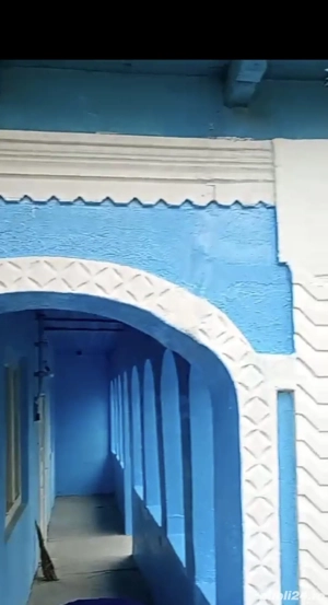 Vând casă cu teren 