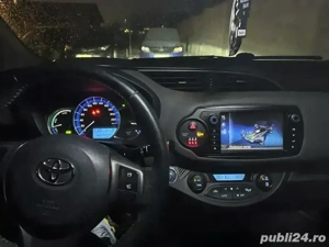 Toyota Yaris III Facelift Hybrid 12.2014 1.5 banzina+electric Automata - imagine 4