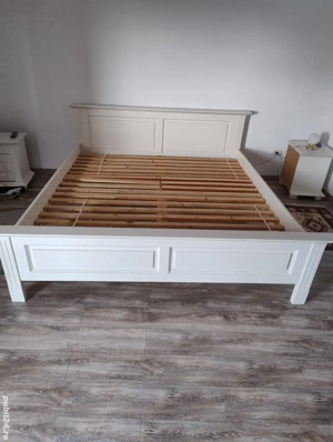 Vând pat de lemn masiv