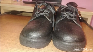 adidasi Astra din piele marimea 38