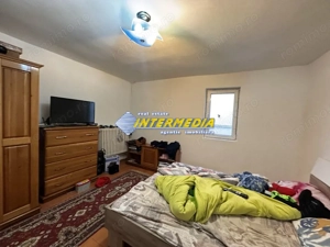 Casa cu 3 camere  in Cetate la asfalt cu 1176 mp Teren - imagine 11