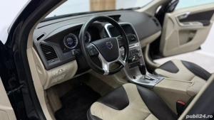 ** Volvo XC60 ** - imagine 3