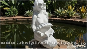 Statuetă sirenă cu scoică, alb marmorat, model S49.