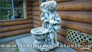 Statuetă copilași cu vază, gri patinat, model S45. - imagine 3