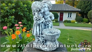 Statuetă copilași cu vază, gri patinat, model S45. - imagine 2