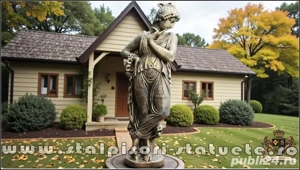 Statuetă domnița cu coroniță, auriu patinat, model S44.