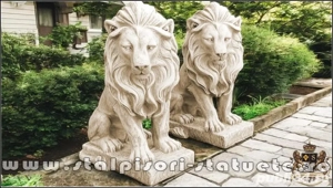 Statuetă leu în șezut, galben patinat, model S46.