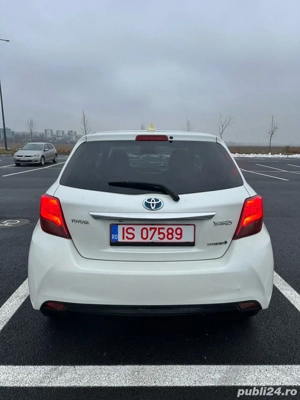 Toyota Yaris III Facelift Hybrid 12.2014 1.5 banzina+electric Automata - imagine 4