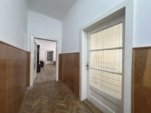 Apartament in casa spațios la doar 5-7 minute de Centrul Istoric - imagine 12