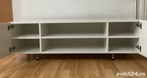 Comodă TV modernă 140cm - PAL Kronospan, picioare metalice, soft-close