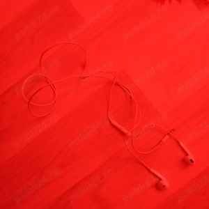 casti prin blutut poss si casti cu fir samsung si mai am cu fir si sony