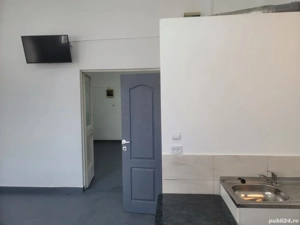 Inchiriez apartament 2 camere + 2 bai pentru muncitori, (maxim 10 persoane ) in zona ultracentrala,  - imagine 2
