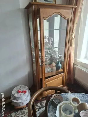 Biblioteca de camera din lemn