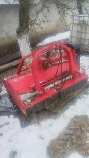 Vând tocator resturi vegetale cu ciocane