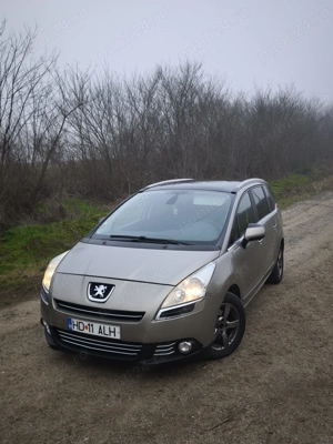 Peugeot 5008 1.6 hdi,din 2012.