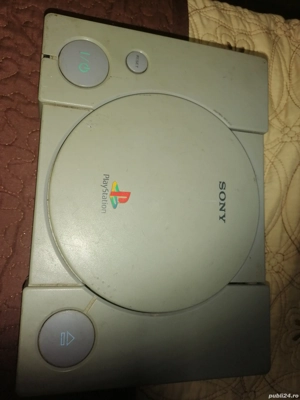 consola  de jocuri  Sony clasica  primul model
