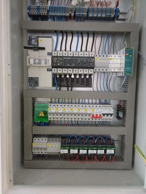 Executam tablouri electrice și panouri de comanda in funcție de nevoile dv