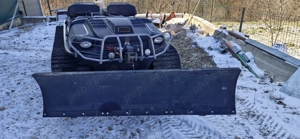 Plug pentru vehicul senilat Argo