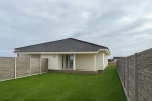 Vand jumatate de duplex in comuna Sag Timis - imagine 2