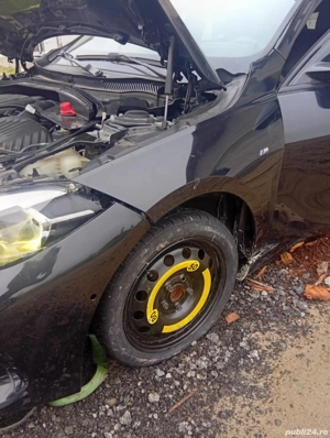 Vânt bmw seria1 din anul 2020 avariat - imagine 5