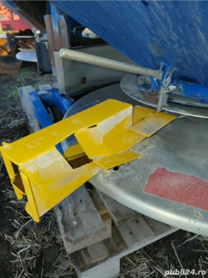 Vând distribuitor îngrașeminte (MEA) - imagine 4