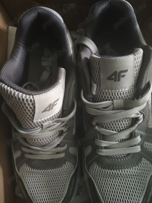 Pantofi sport 4F   noi, în cutie