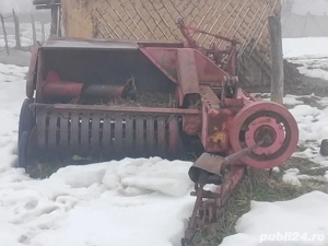 vând balotieră McCormick b46