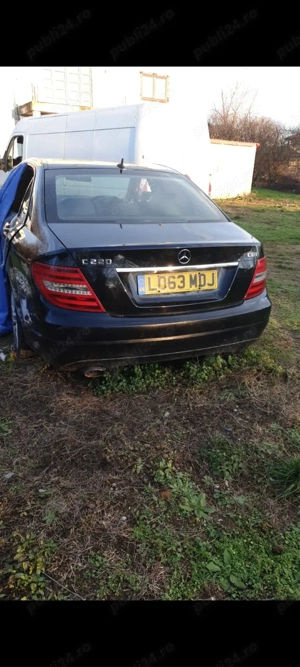 Dezmembrez Mercedes-Benz C-Class W204 facelift  - imagine 3