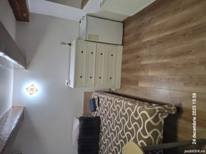 Vand garsoniera la casa pe strada de mijloc