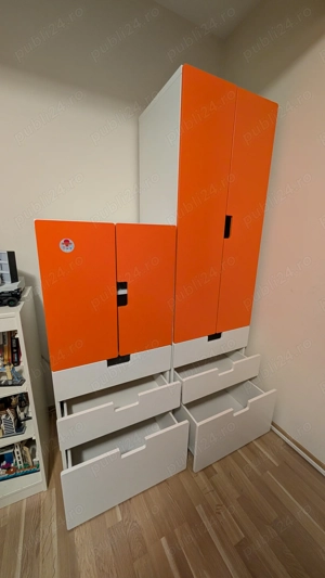 Vand dulapuri Ikea, stare impecabila