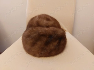 Caciula de dama  din blana  naturala de nurca, masura 56, noua cu eticheta. 