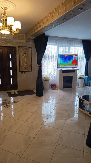 vând vilă p+1 - imagine 2