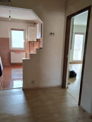 Apartament 4 camere decomandate, 2 bai, etaj 1, zona cu acces la școli, magazine, piata