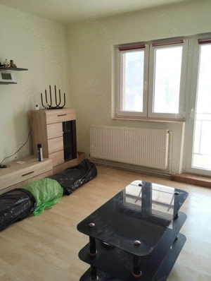 Apartament 4 camere decomandate, 2 bai, etaj 1, 2 balcoane zona cu acces la școli, magazine, piata