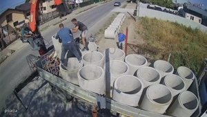 Tuburi de canalizare și fântâni  - imagine 2