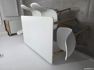 Vând pat matrimonial + masă cu  4 scaune bucătărie 