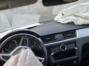 Vand skoda rapid avariat 2016