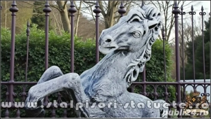 Statuetă căluț mediu, gri patinat, model S37.